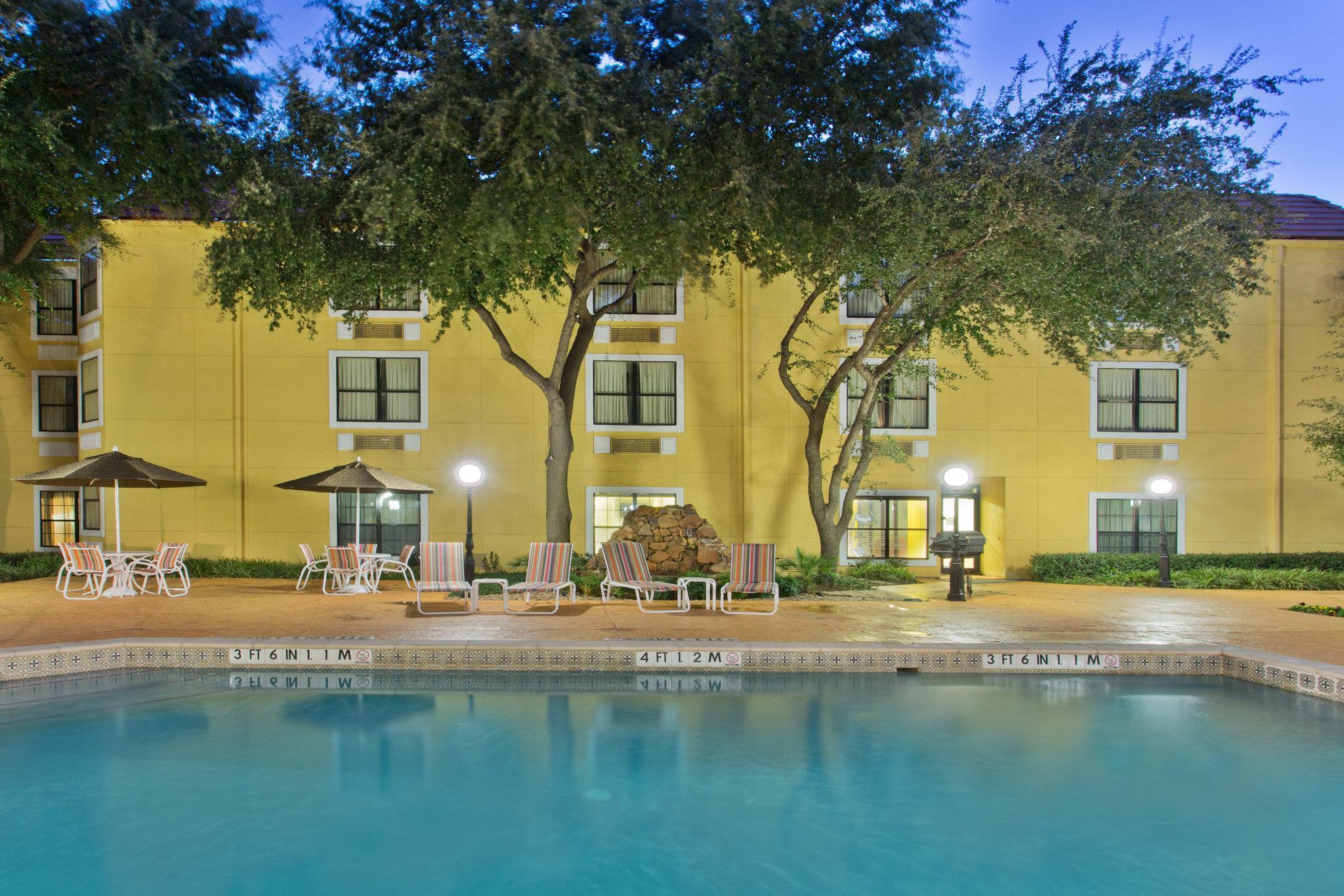 Holiday Inn Express Hotel & Suites Irving Dfw Airport North By Ihg Exterior photo
