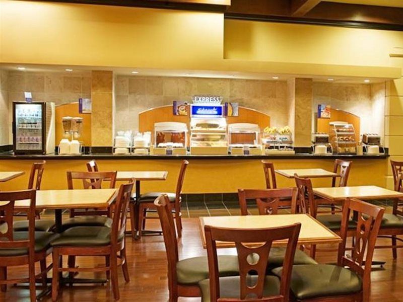 Holiday Inn Express Hotel & Suites Irving Dfw Airport North By Ihg Exterior photo