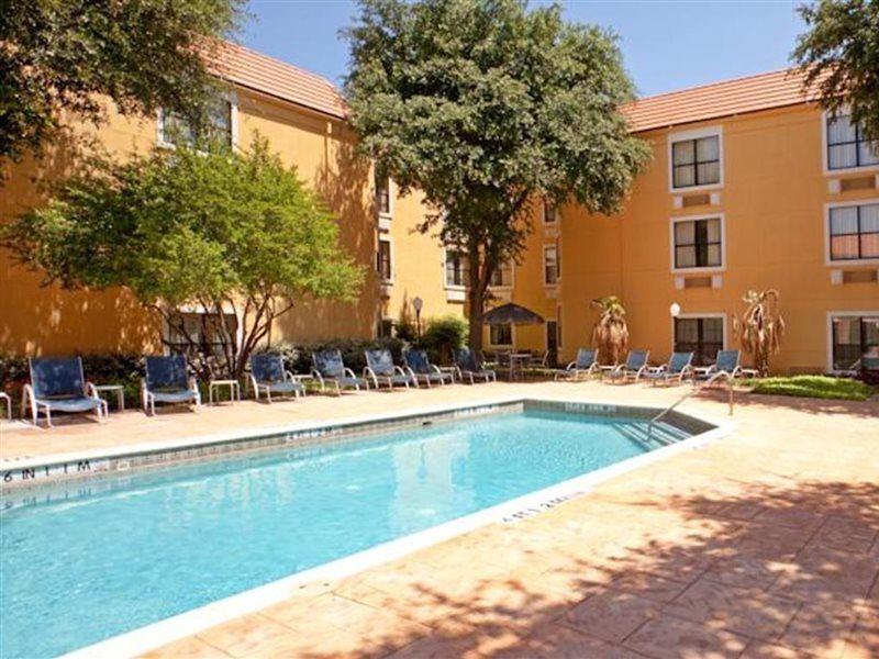 Holiday Inn Express Hotel & Suites Irving Dfw Airport North By Ihg Exterior photo